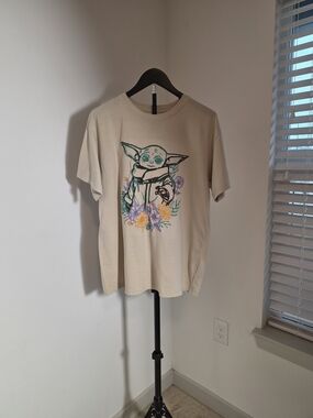 Star Wars Grogu Floral Embroidered T-Shirt Beige XL Baby Yoda Mandalorian